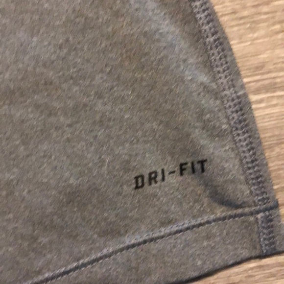 Nike Pro Razorback Tank - Picture 5 of 5